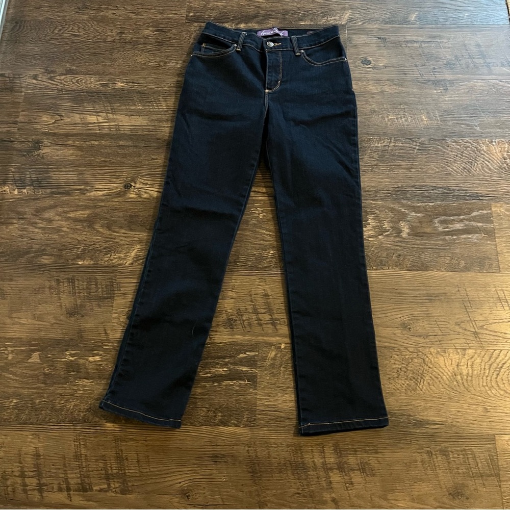 Classic dark wash denim Women's Jeans Gloria Vanderbilt pants petite size 4